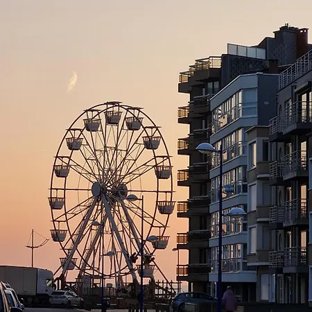 Modern Met Uniek Zeezicht Apartment