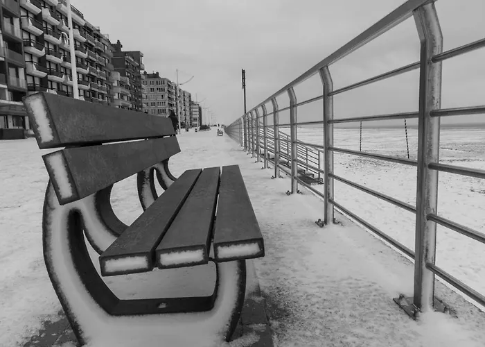 Modern Met Uniek Zeezicht Appartement